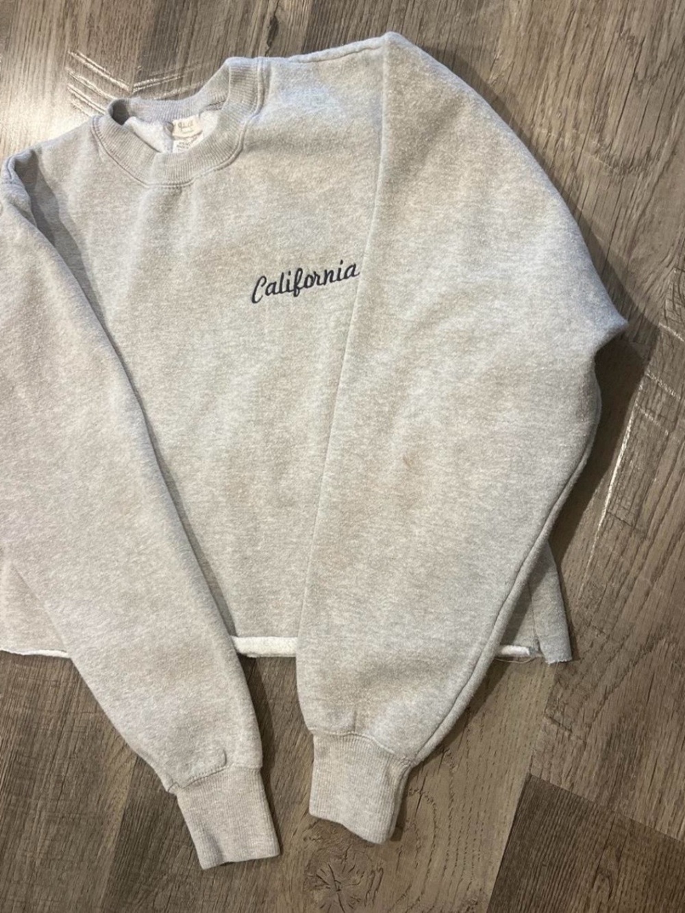 Brandy Melville Gray "California" Cropped Crewneck Sweatshirt - Picture 3 of 3